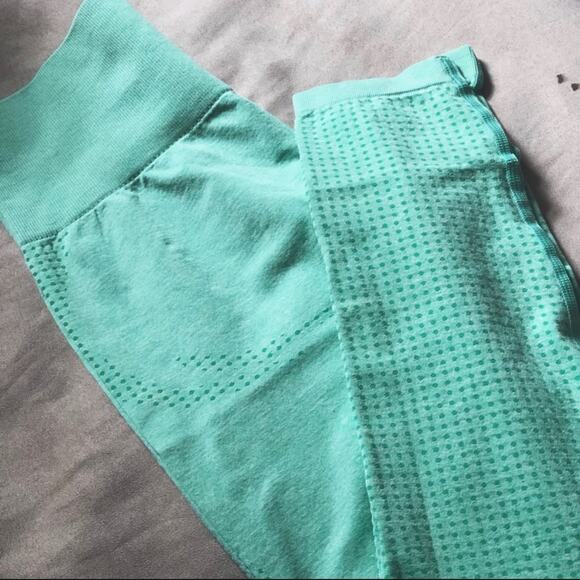 VITAL SEAMLESS LEGGING HIGH WAISTED-GREAT COMPRESSION & SQUAT PROOF- BNWT - Picture 3 of 6